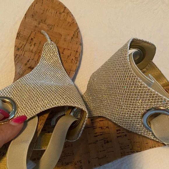 Elegant Wedge Sandals withSilver Accents - Picture 3 of 13